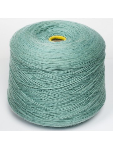 100% merino wool (240m/100g)